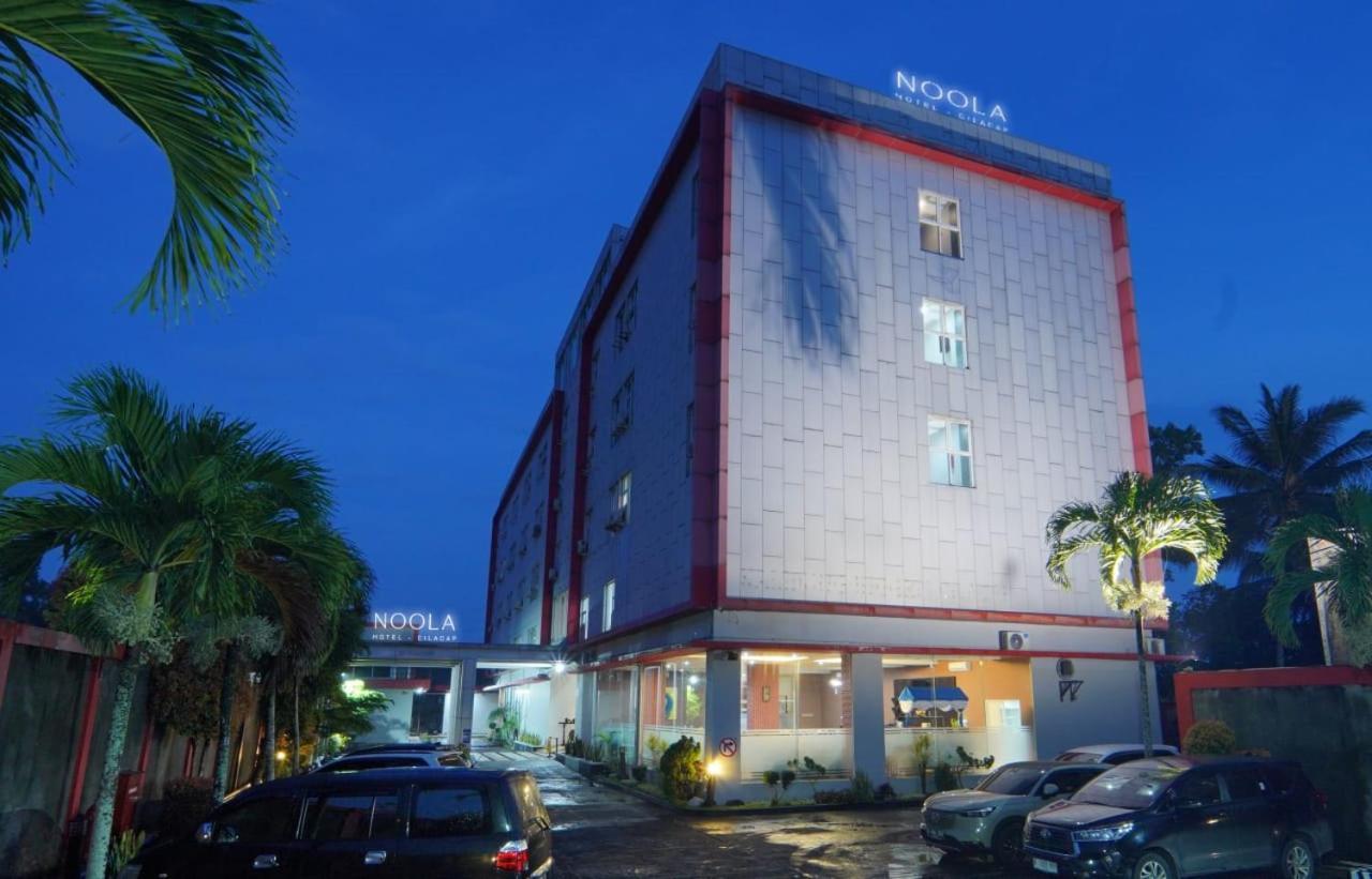 Noola Hotel Cilacap Extérieur photo