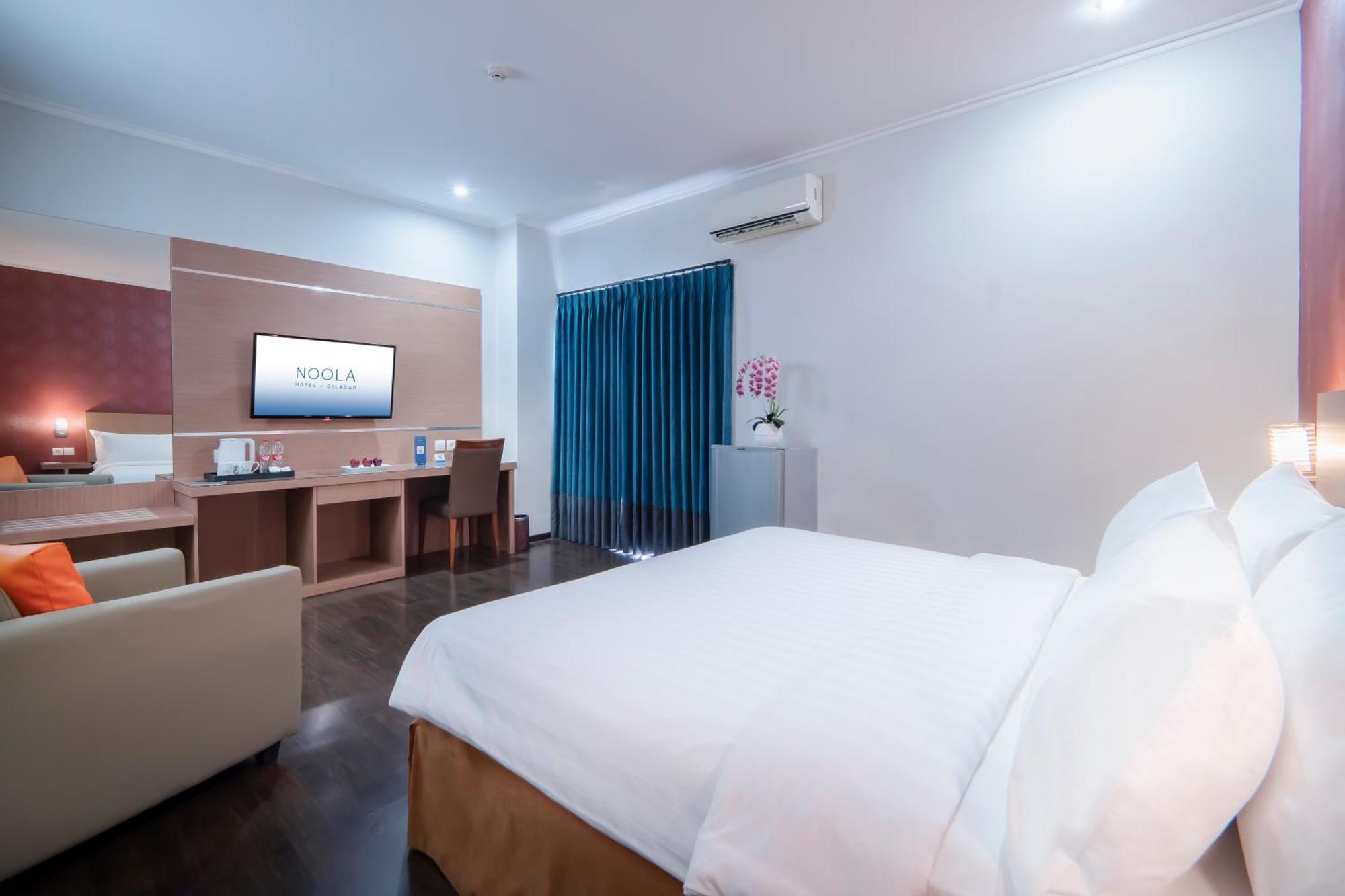 Noola Hotel Cilacap Extérieur photo