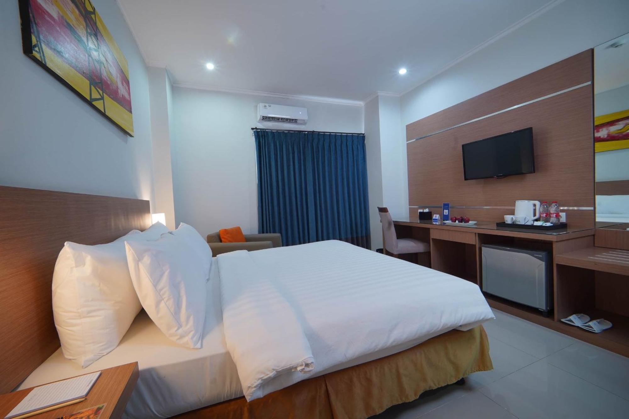 Noola Hotel Cilacap Extérieur photo